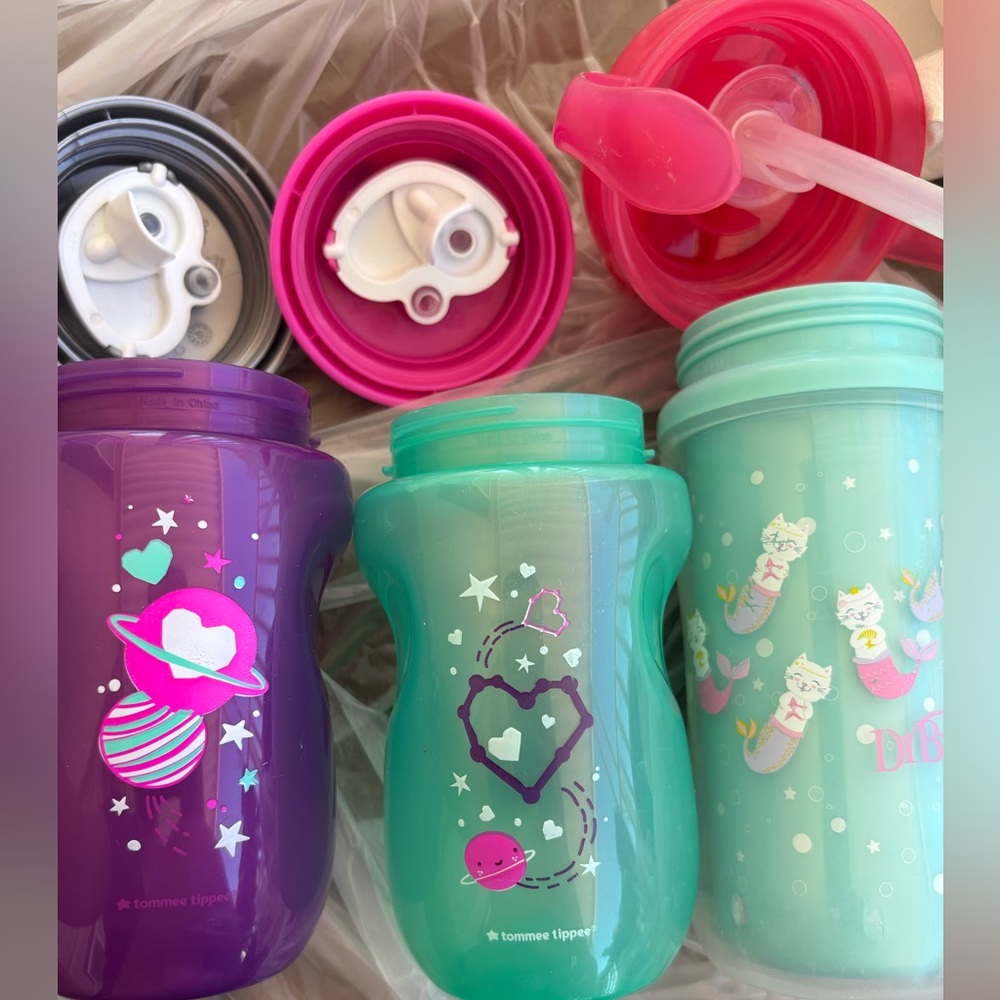 Spill proof sippy cup bundle 2 Tommy Tippee and 1 Dr Browns Great Condition